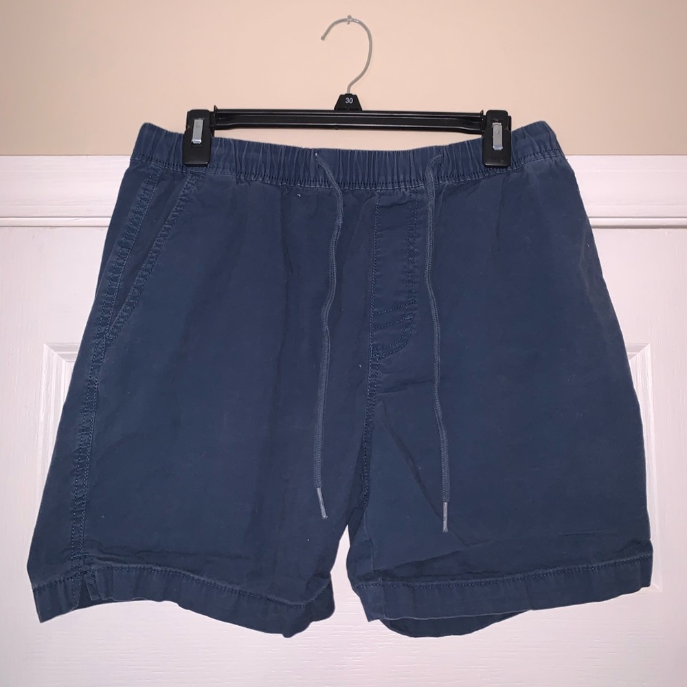 Casual 7” Inseam Stretch Pants - Size Men’s M